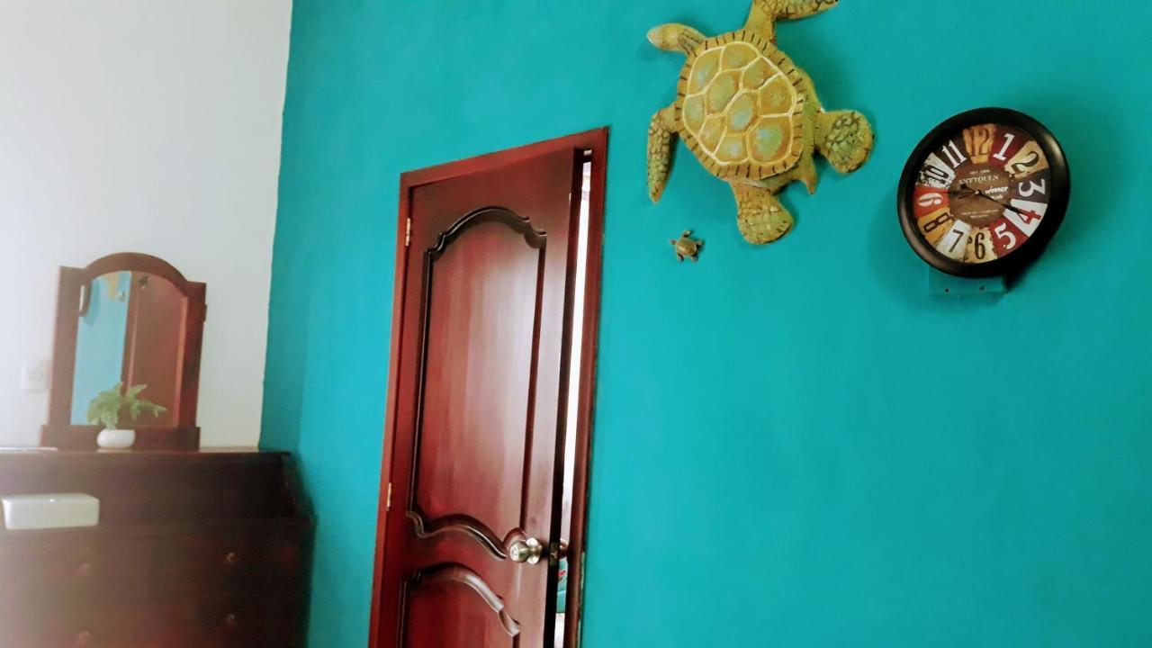 Suite Galarous Island بويرتو أيورا المظهر الخارجي الصورة