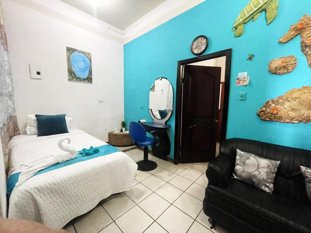 Suite Galarous Island بويرتو أيورا المظهر الخارجي الصورة